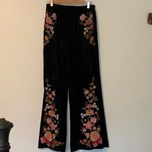 Black Velvet Embroidered wide leg pant. Size large